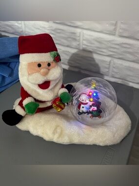 Gemmy Singing Santa Christmas Light Up Snow Globe Animated Holiday Decor